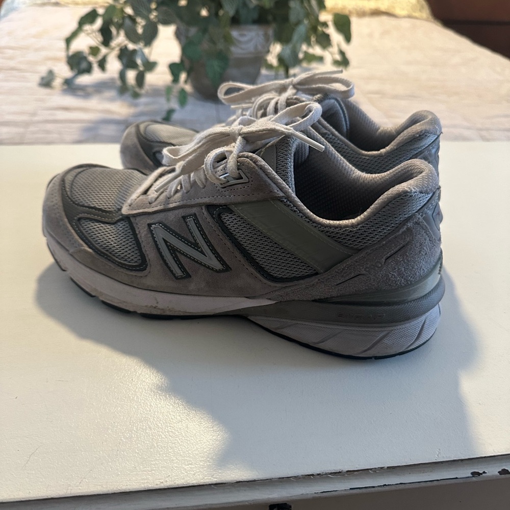 New Balance 990v5 Grey Sneakers Size 8.5 - Picture 3 of 8